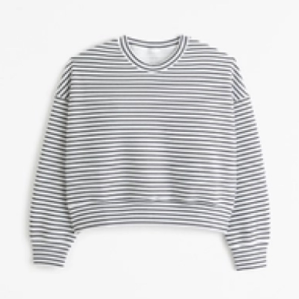 Abercrombie & Fitch Black & White Striped Cropped Long Sleeve Sweatshirt NWT